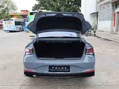 2021 Hyundai Elantra 1.5L CVT LUX Premium, синий — фото 15