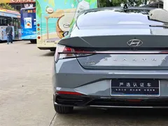2021 Hyundai Elantra 1.5L CVT LUX Premium, синий — фото 23