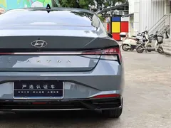 2021 Hyundai Elantra 1.5L CVT LUX Premium, синий — фото 24