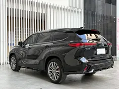 2023 Toyota Highlander 2.5L Smart Hybrid 4WD Premium 7, чёрный — фото 19