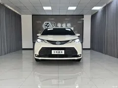 2022 Toyota SIENNA 2.5L AT, белый — фото 1
