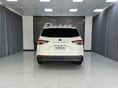 2022 Toyota SIENNA 2.5L AT, белый — фото 2