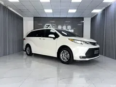 2022 Toyota SIENNA 2.5L AT, белый — фото 3
