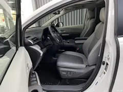 2022 Toyota SIENNA 2.5L AT, белый — фото 7