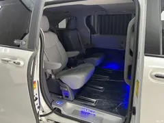 2022 Toyota SIENNA 2.5L AT, белый — фото 10