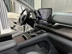 2022 Toyota SIENNA 2.5L AT, белый — фото 13
