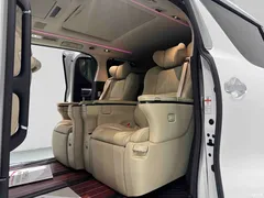 2020 Toyota Alphard Hybrid 2.5L Premium — фото 18