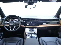 2022 Audi Q7 55 TFSI quattro S line Ice and Snow Sport — фото 13