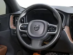 2022 Volvo XC60 B5 4WD Zhiyuan Luxury — фото 19