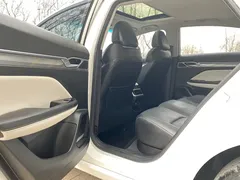 2022 Geely Emgrand L 1.4T CVT, белый — фото 9