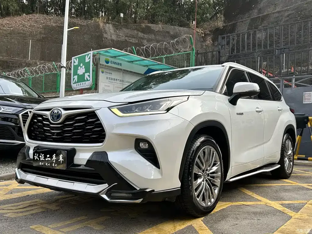 2022 Toyota Highlander Hybrid 2.5L 2WD Premium 7-seater