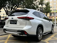 2022 Toyota Highlander Hybrid 2.5L 2WD Premium 7-seater — фото 3
