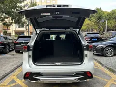 2022 Toyota Highlander Hybrid 2.5L 2WD Premium 7-seater — фото 17