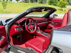 2022 Porsche 718 Boxster 2.0T — фото 14