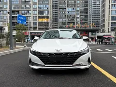 2022 Hyundai Elantra 1.5L CVT LUX Premium, белый — фото 2
