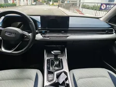 2022 Geely Emgrand 1.5L CVT, белый — фото 7