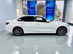 2022 BMW 3 Series 320Li M Sport Package, белый — фото 5