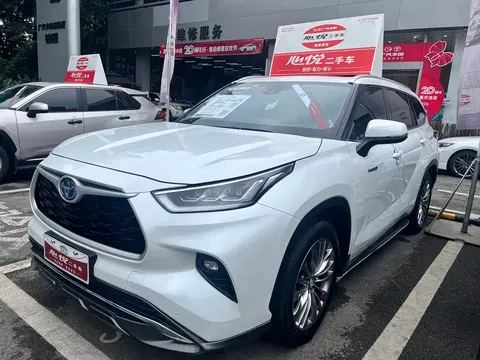 2022 Toyota Highlander Hybrid 2.5L 4WD Premium 7