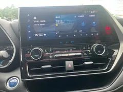 2022 Toyota Highlander Hybrid 2.5L 4WD Premium 7, белый — фото 9