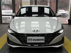 2022 Hyundai Elantra 1.5L CVT LUX Premium, белый — фото 2