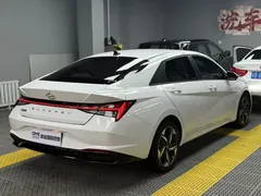 2022 Hyundai Elantra 1.5L CVT LUX Premium, белый — фото 6