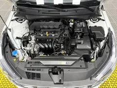 2022 Hyundai Elantra 1.5L CVT LUX Premium, белый — фото 22