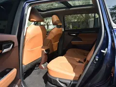 2022 Toyota Highlander Hybrid 2.5L 4WD Premium 7, синий — фото 12