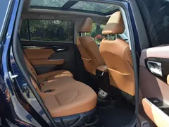2022 Toyota Highlander Hybrid 2.5L 4WD Premium 7, синий — фото 14