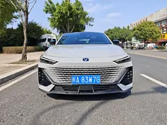 2022 Changan UNI-V 1.5T — фото 2