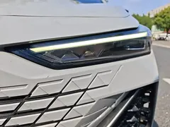 2022 Changan UNI-V 1.5T — фото 4