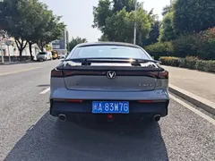 2022 Changan UNI-V 1.5T — фото 5