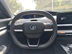 2022 Changan UNI-V 1.5T — фото 12