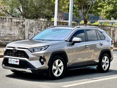 2021 Toyota RAV4 2.0L CVT 2WD Fashion — фото 1