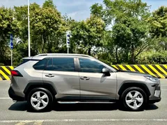 2021 Toyota RAV4 2.0L CVT 2WD Fashion — фото 16