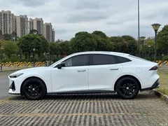 2023 Changan UNI-V 1.5T Premium Type, белый — фото 5