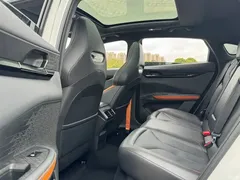 2023 Changan UNI-V 1.5T Premium Type, белый — фото 9