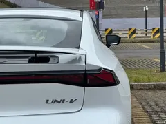 2023 Changan UNI-V 1.5T Premium Type, белый — фото 23