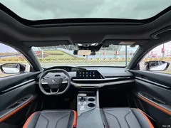 2023 Changan UNI-V 1.5T Premium Type, белый — фото 32