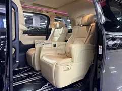 2021 Toyota Alphard Hybrid 2.5L Luxury, чёрный — фото 15