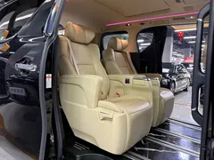 2021 Toyota Alphard Hybrid 2.5L Luxury, чёрный — фото 16