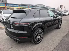 2023 Porsche Cayenne 3.0T Platinum Edition, чёрный — фото 3