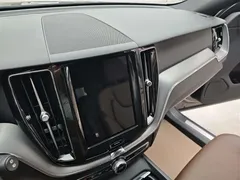 2021 Volvo XC60 4WD Luxury — фото 12