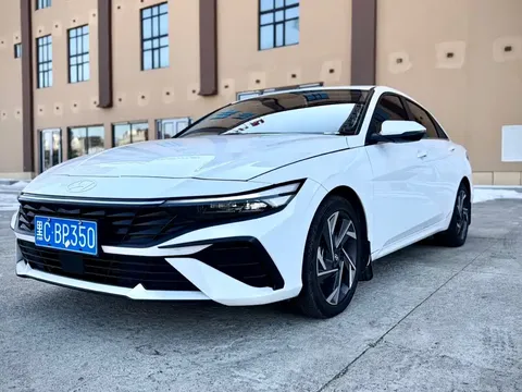 2023 Hyundai Elantra 1.5L CVT LUX Premium