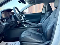2023 Hyundai Elantra 1.5L CVT LUX Premium, белый — фото 10