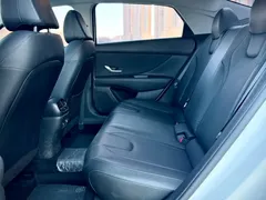 2023 Hyundai Elantra 1.5L CVT LUX Premium, белый — фото 11