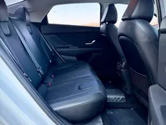 2023 Hyundai Elantra 1.5L CVT LUX Premium, белый — фото 12