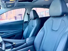 2023 Hyundai Elantra 1.5L CVT LUX Premium, белый — фото 14