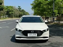 2023 Mazda Axela 2.0L AT dazzling quality, белый — фото 2