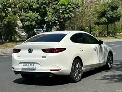 2023 Mazda Axela 2.0L AT dazzling quality, белый — фото 7