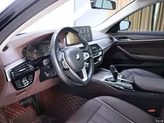 2021 BMW 5 Series 530Li Leading Luxury Package, чёрный — фото 11